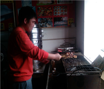 燒烤做法,夜攤燒烤技術(shù)培訓(xùn),深圳燒烤配方培訓(xùn),炭火燒烤培訓(xùn)